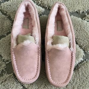 NWT Pink Ugg Suede Slippers Sz 7